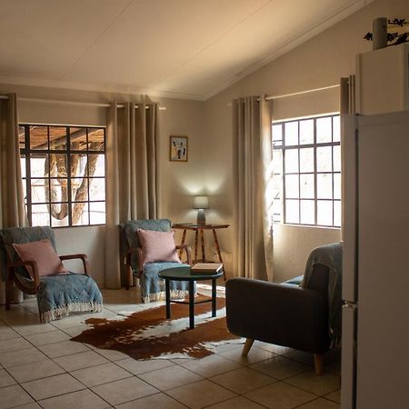Hello Kruger Hideaway Cottage & Skilpad Studio Marloth Park Dış mekan fotoğraf